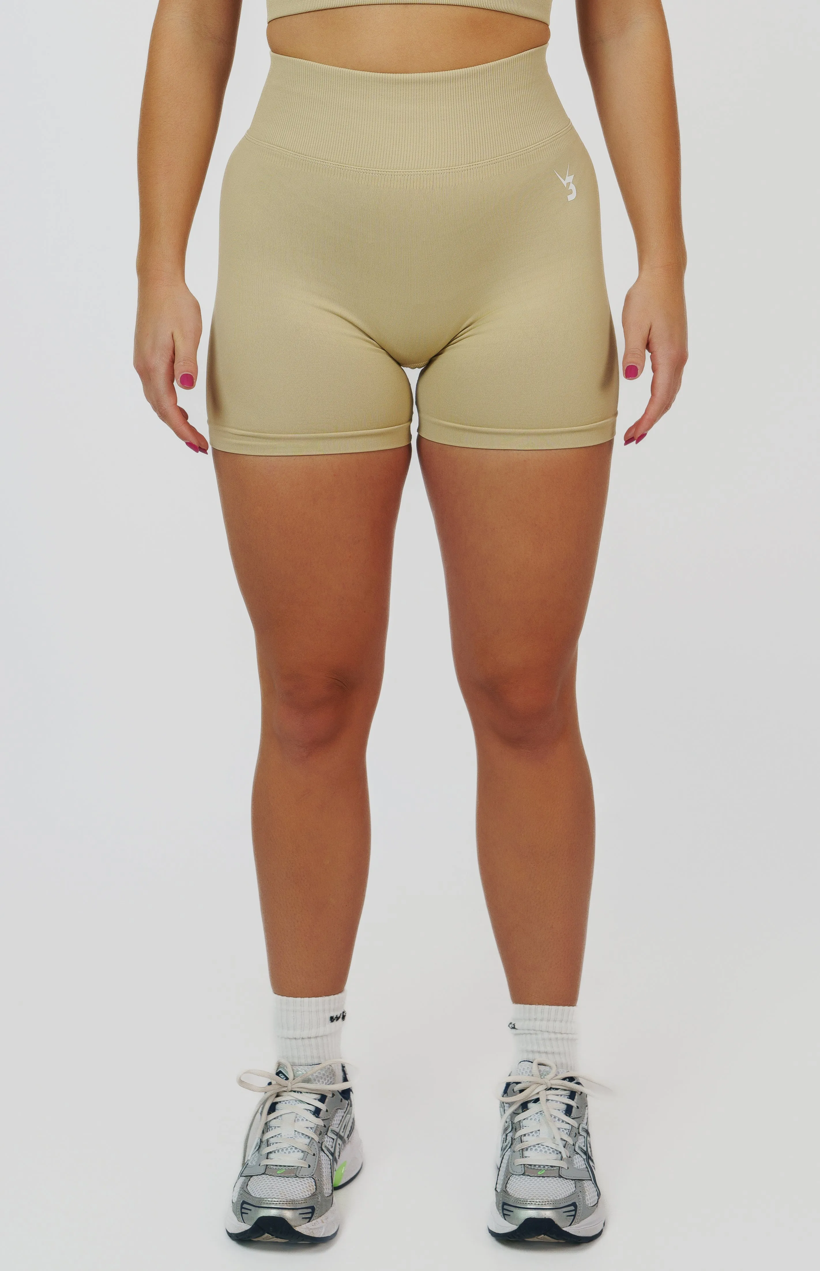 Form Seamless Scrunch Sports Bra, Leggings & Shorts Set - Light Camel