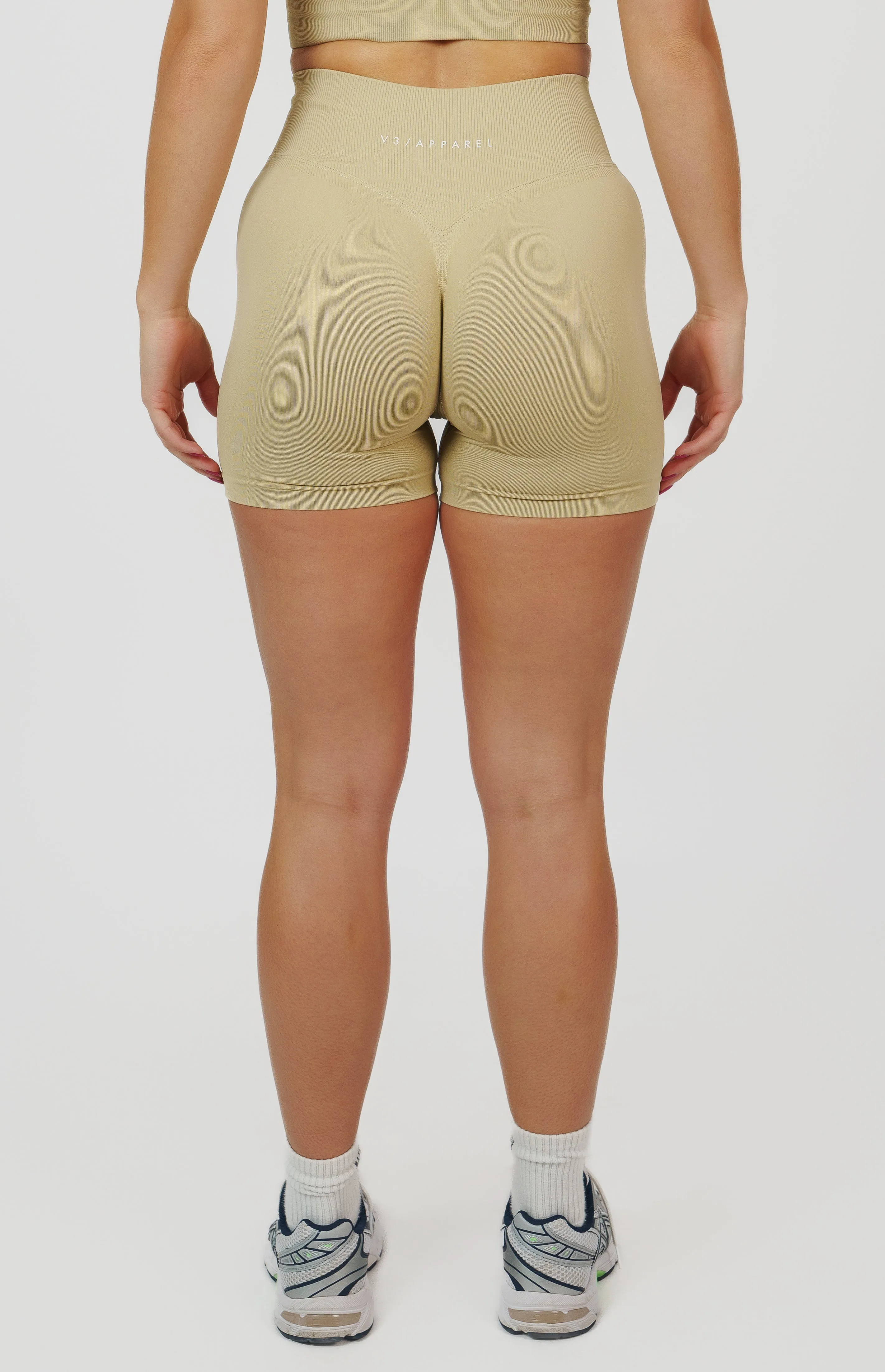 Form Seamless Scrunch Sports Bra, Leggings & Shorts Set - Light Camel