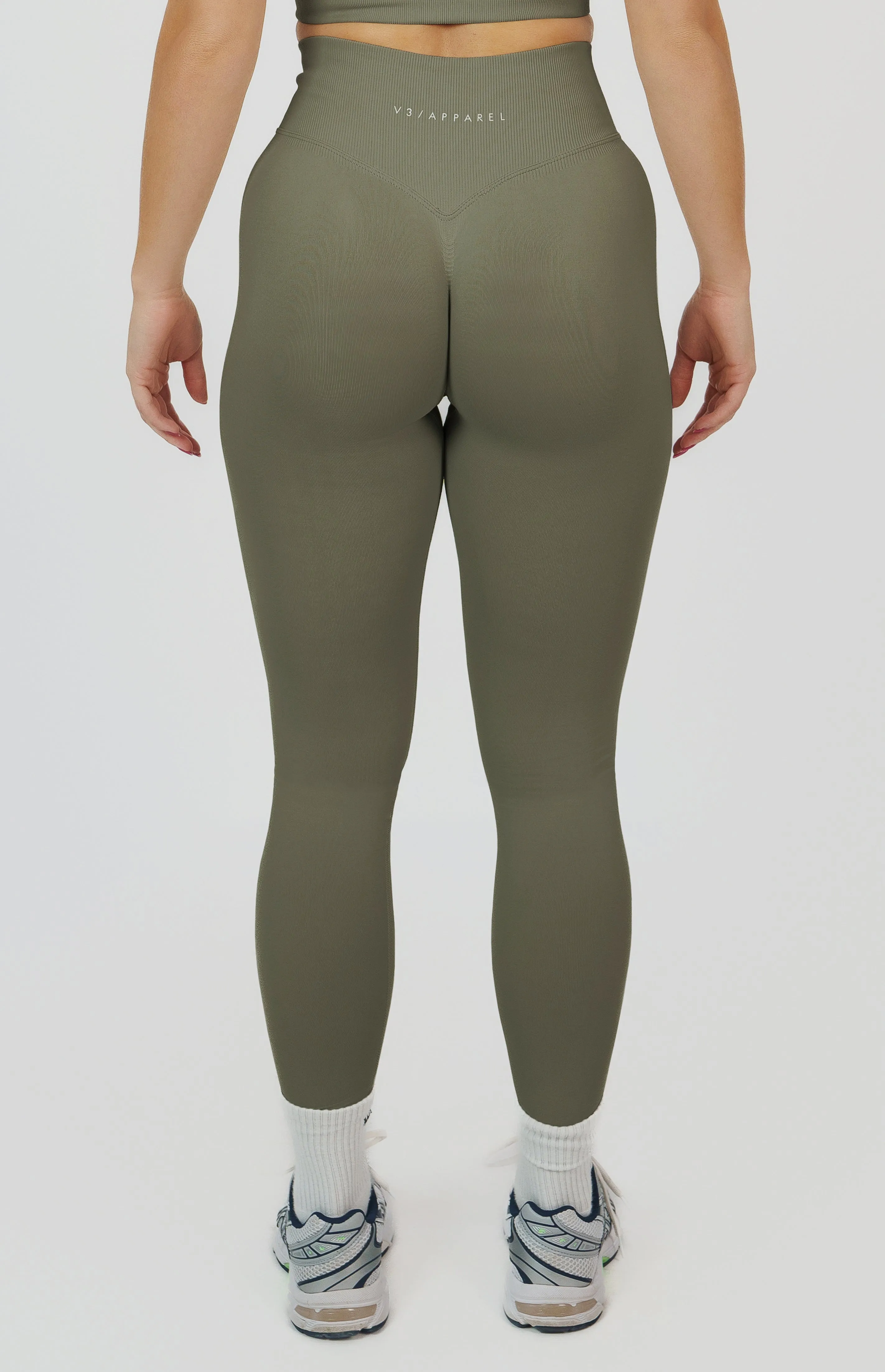Form Seamless Scrunch Sports Bra, Leggings & Shorts Set - Olive Green